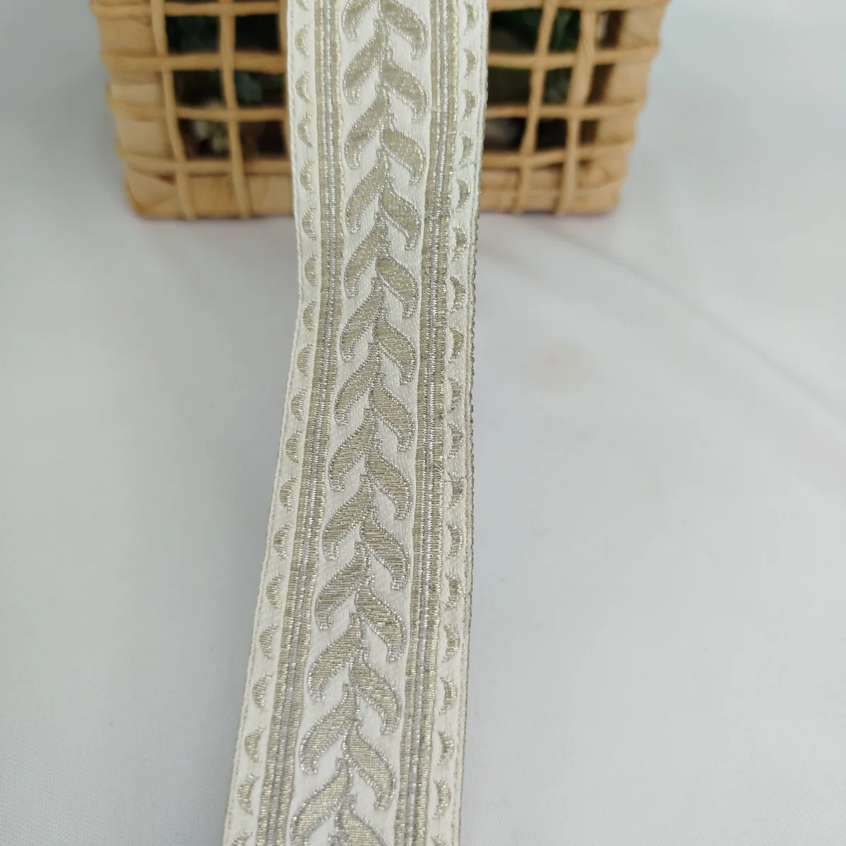 Galão Indiano Off White com Champanhe - Tira Romana - Venda a Metro - Imagem 7