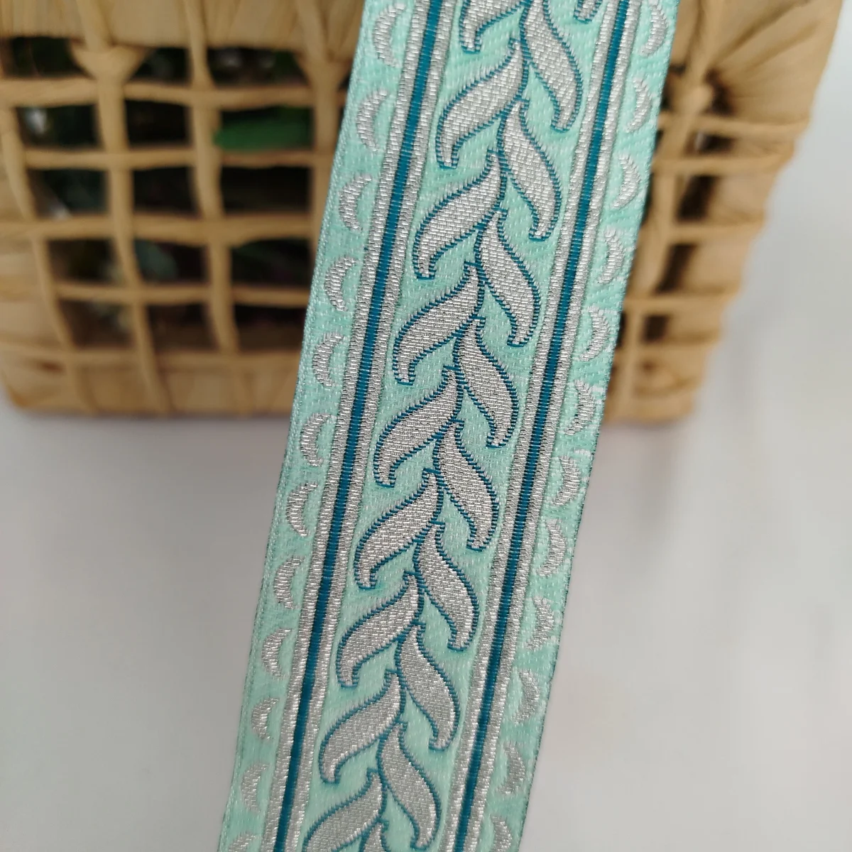 Galão Indiano Verde com Fios Prata - Tira Romana - Venda a Metro - Imagem 1