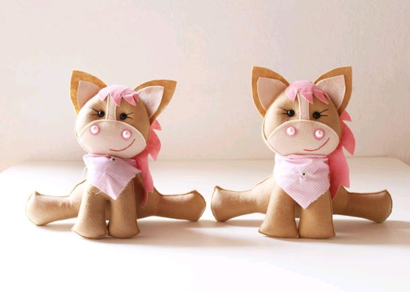 Cavalo em feltro - Imagem 4