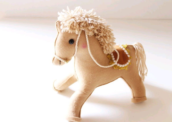Cavalo em feltro - Imagem 3
