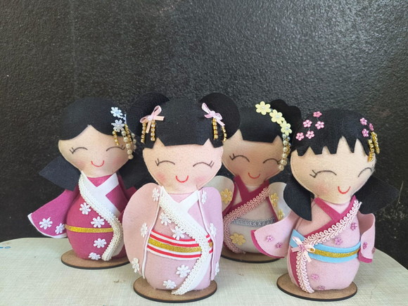 Kokeshi em Feltro - Imagem 3