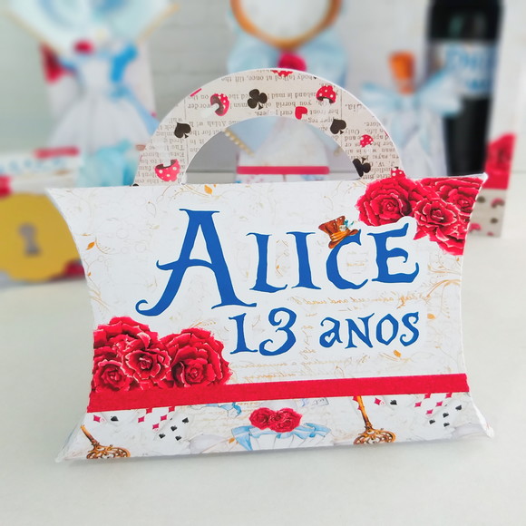 Caixa Almofada - Alice no País das Maravilhas