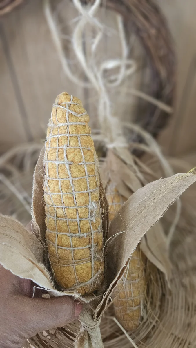 Espigas de milho artesanais em tecido 03 unidades - Imagem 4