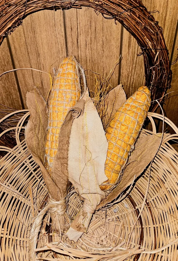 Espigas de milho artesanais em tecido 03 unidades - Imagem 7
