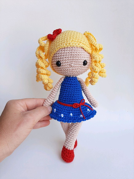 Boneca Amigurumi de Crochê - Imagem 3