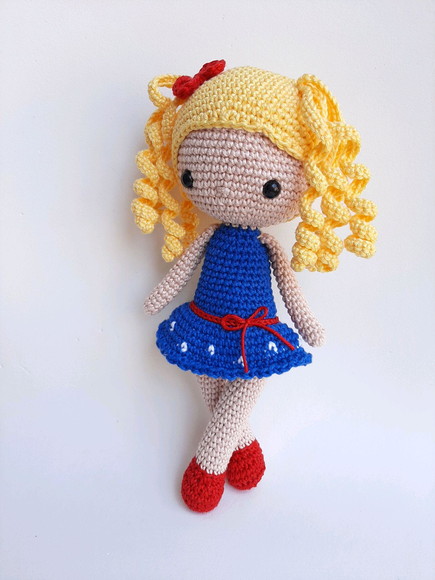 Boneca Amigurumi de Crochê - Imagem 2