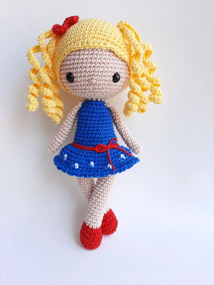 Boneca Amigurumi de Crochê - Imagem 4