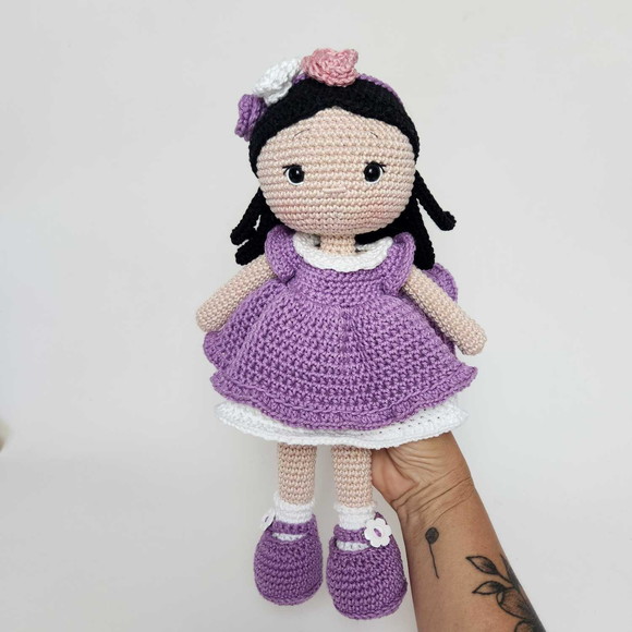 Boneca de Crochê Amigurumi - Imagem 2