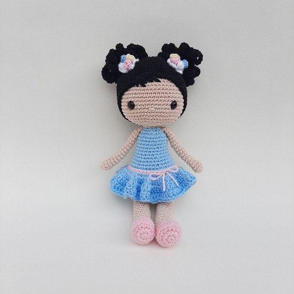 Boneca de Crochê Amigurumi - Imagem 2