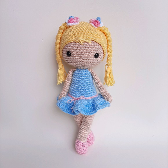 Boneca de Crochê Amigurumi - Imagem 2