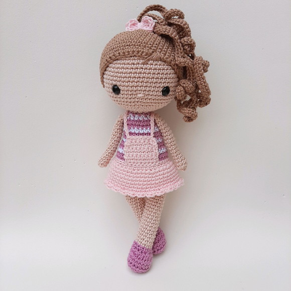 Boneca de Crochê Amigurumi - Imagem 3