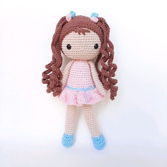 Boneca de Crochê Amigurumi - Imagem 2
