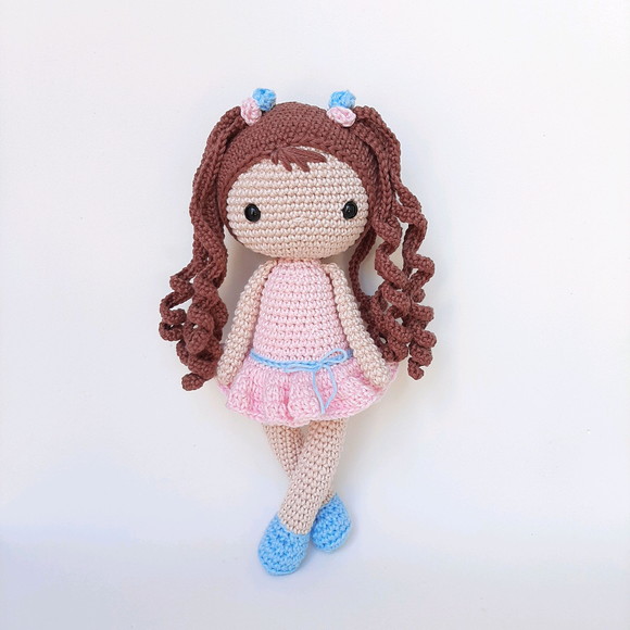 Boneca de Crochê Amigurumi - Imagem 3