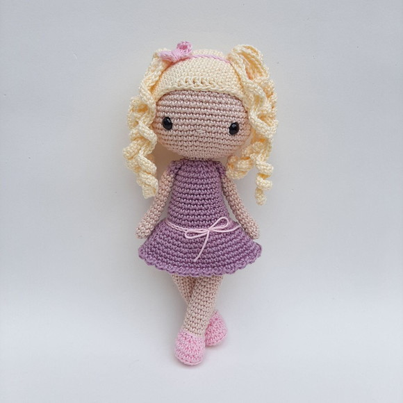 Boneca De Crochê Amigurumi - Imagem 2