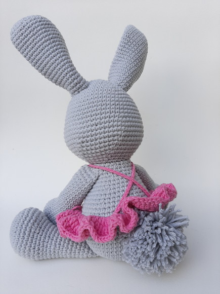 Coelhinha de crochê Amigurumi