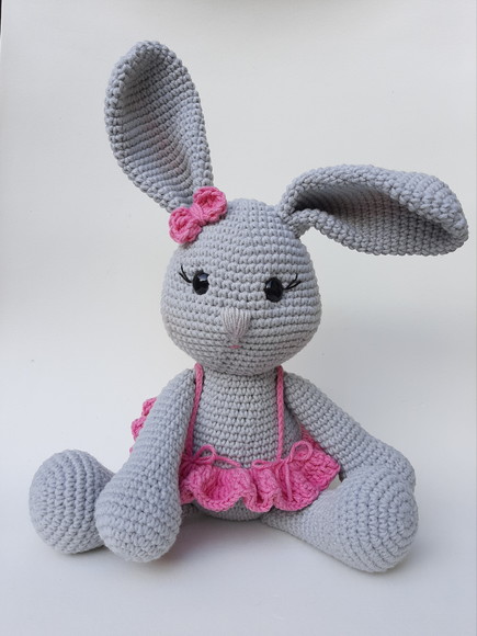 Coelhinha de crochê Amigurumi - Imagem 5