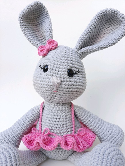 Coelhinha de crochê Amigurumi - Imagem 3