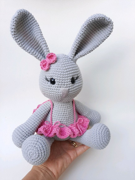 Coelhinha de crochê Amigurumi - Imagem 2