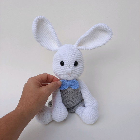 Coelhinho de crochê Amigurumi - Imagem 4