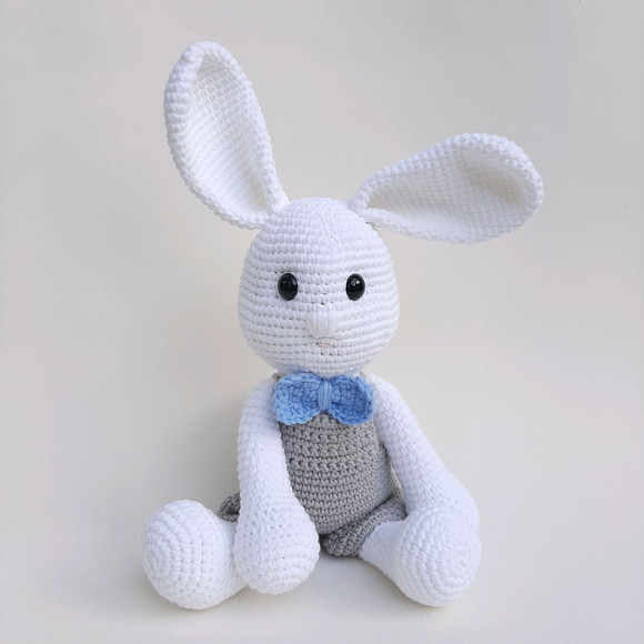 Coelhinho de crochê Amigurumi - Imagem 2