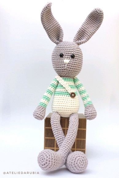 Coelhinho de Crochê Amigurumi