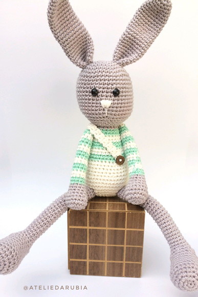 Coelhinho de Crochê Amigurumi - Imagem 3