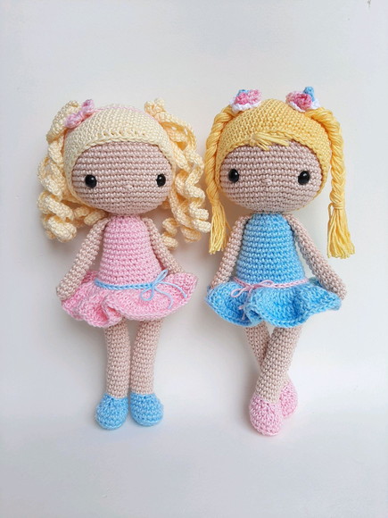 Dupla Bonecas de Crochê Amigurumi - Imagem 2