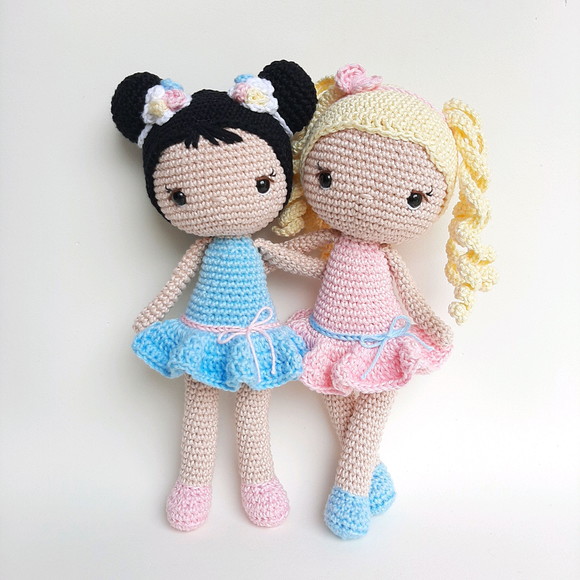 Dupla Bonecas de Crochê Amigurumi - Imagem 5
