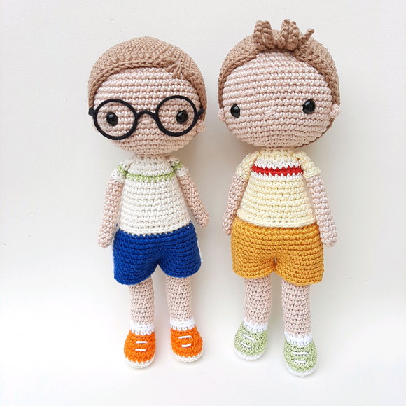 Dupla de bonecos Crochê Amigurumi Personalizados - Imagem 4