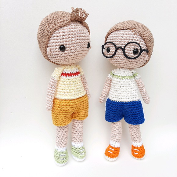 Dupla de bonecos Crochê Amigurumi Personalizados - Imagem 3