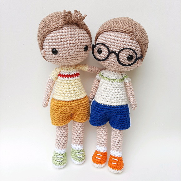 Dupla de bonecos Crochê Amigurumi Personalizados - Imagem 2