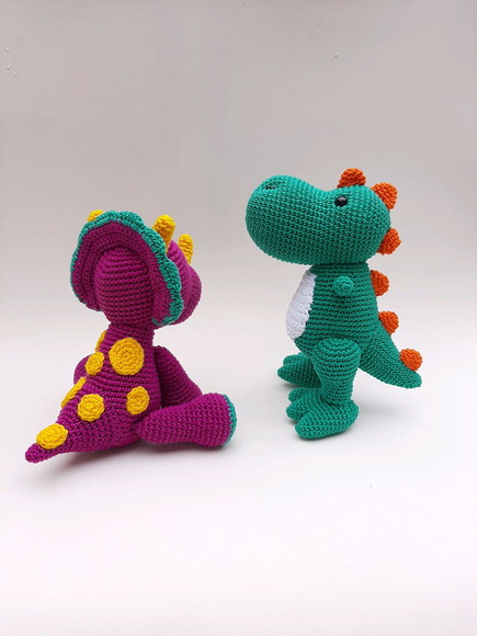 Dupla Dinossauro de Crochê Amigurumi - Imagem 4