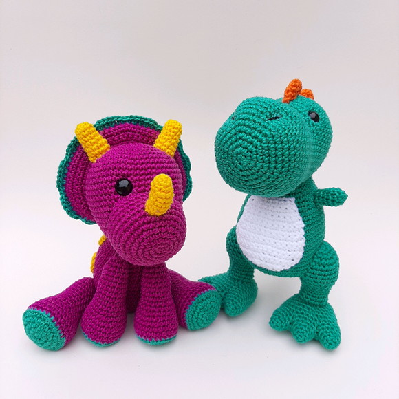 Dupla Dinossauro de Crochê Amigurumi - Imagem 5