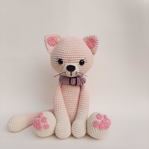 Gatinha de crochê Amigurumi