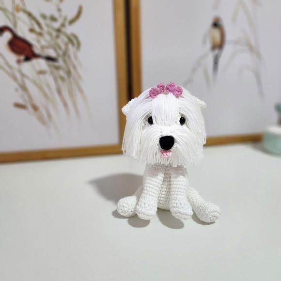 Mini Maltês Cãozinho de Crochê Amigurumi - Imagem 2