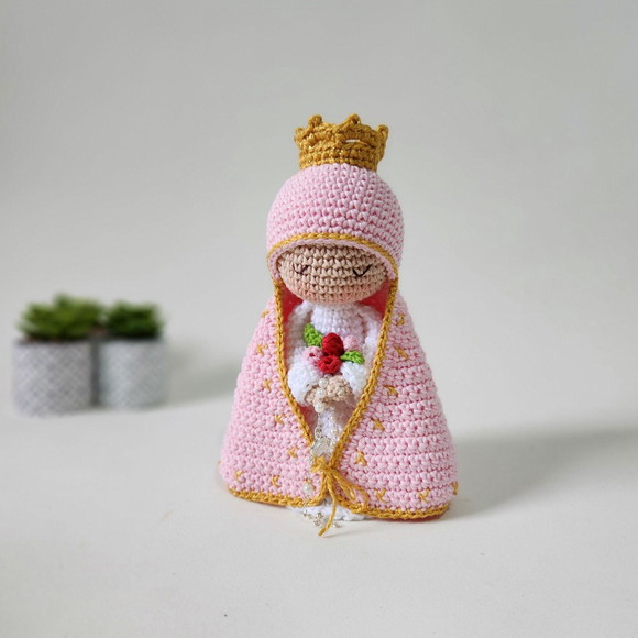 Nossa Senhora de Crochê Amigurumi Santinha - Imagem 3
