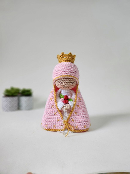 Nossa Senhora de Crochê Amigurumi Santinha - Imagem 4