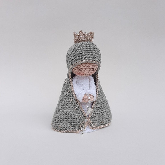 Nossa Senhora de Crochê Amigurumi Santinha - Imagem 4