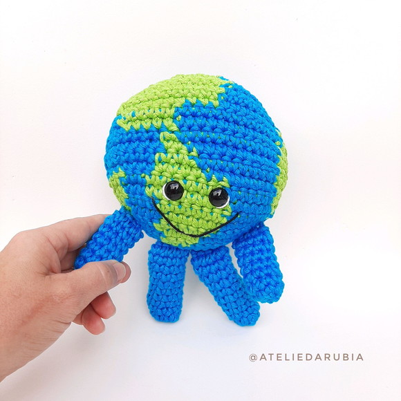 Planeta Terra de Crochê Amigurumi - Imagem 2