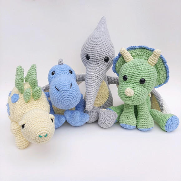 Quarteto Dinossauros de Crochê Amigurumi - Imagem 2