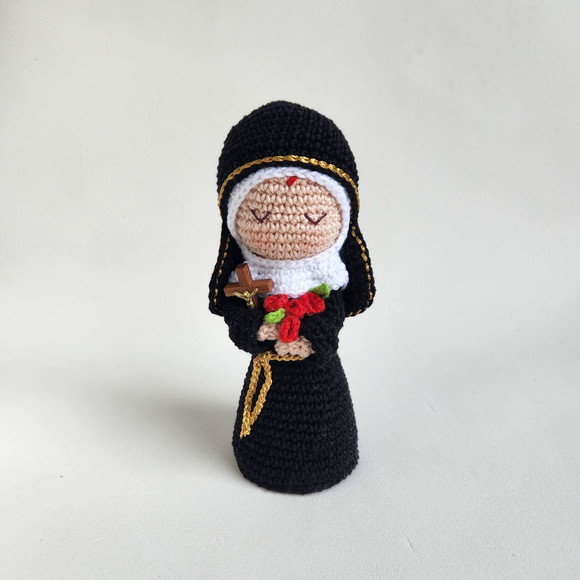 Santa Rita de Cássia Crochê Amigurumi - Imagem 2