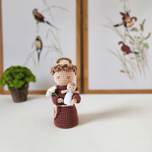 Santo Antônio Crochê Amigurumi - Imagem 3