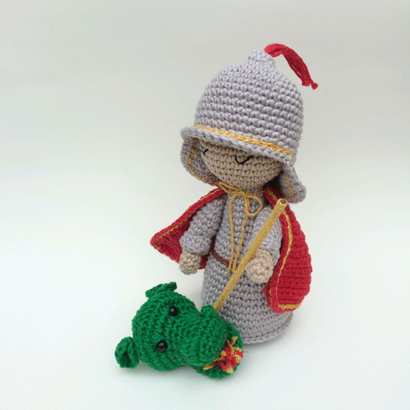 São Jorge de Crochê Amigurumi Santinho - Imagem 3