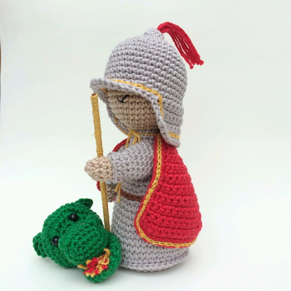 São Jorge de Crochê Amigurumi Santinho - Imagem 2