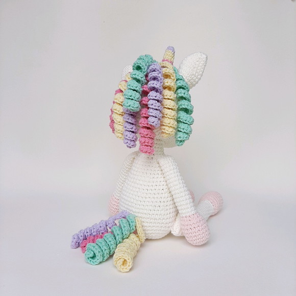 Unicórnio de Crochê Amigurumi - Imagem 2