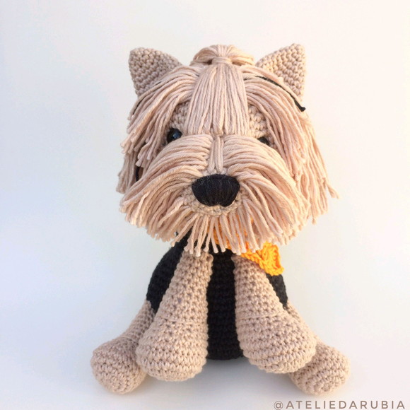 Yorkshire Cãozinho de Crochê Amigurumi - Imagem 4