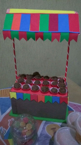 Enfeite de mesa Barraquinha porta doces