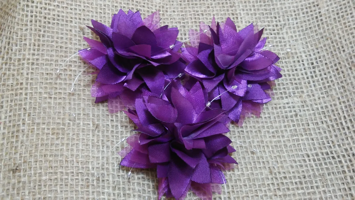 Flor para cabelo Dalia - Imagem 3