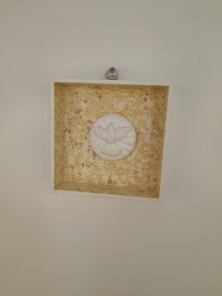 .placa em mdf Branca com Divino