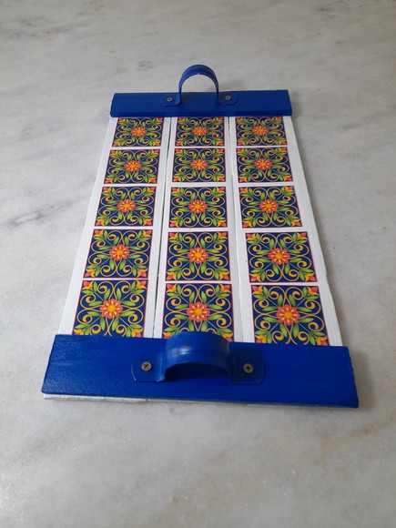 Bandeja de Madeira Branca e Azul Decorada - Imagem 2